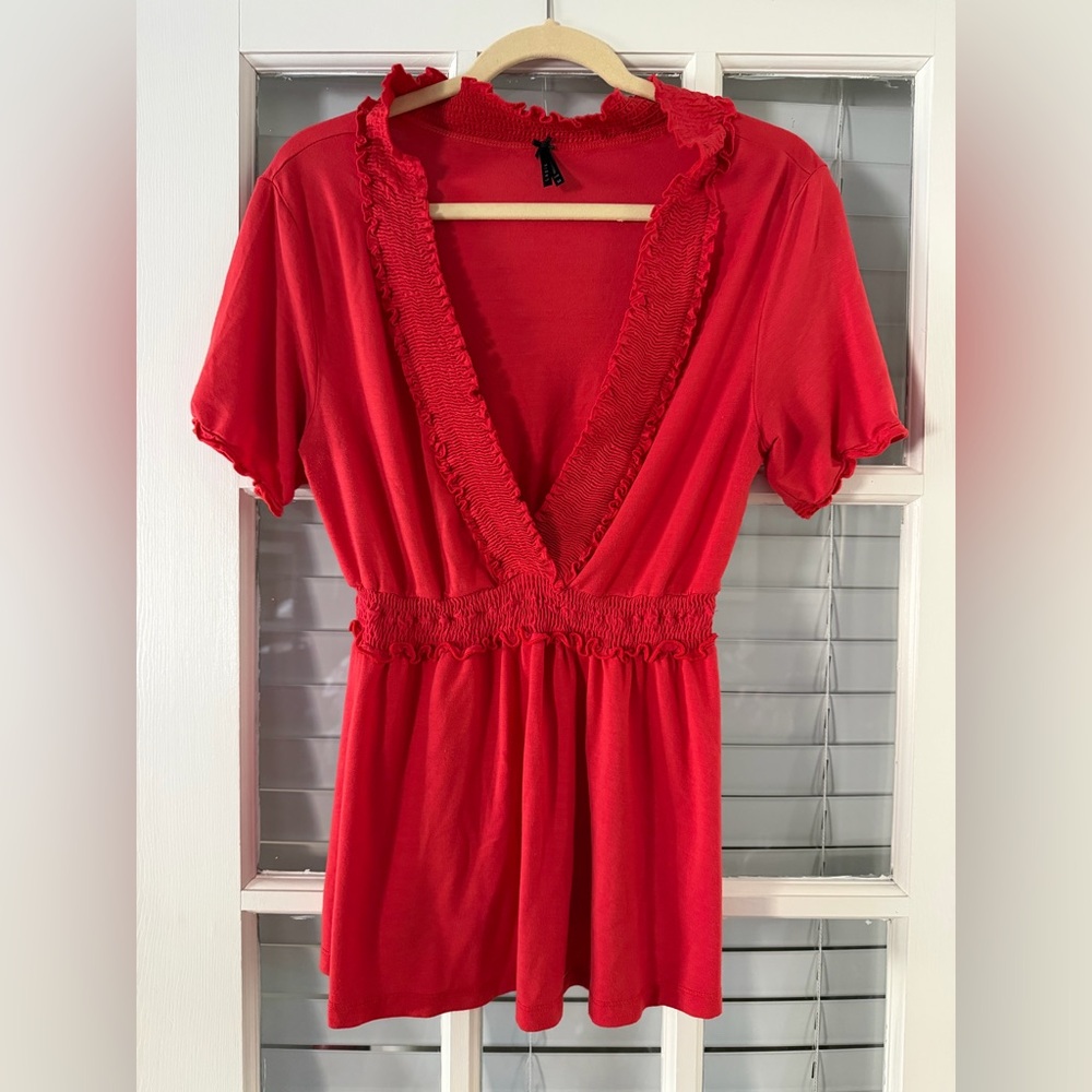 Lapis Women’s M Red Deep V-Neck Smocked Pullover Short Sleeve Top | SKU 0273